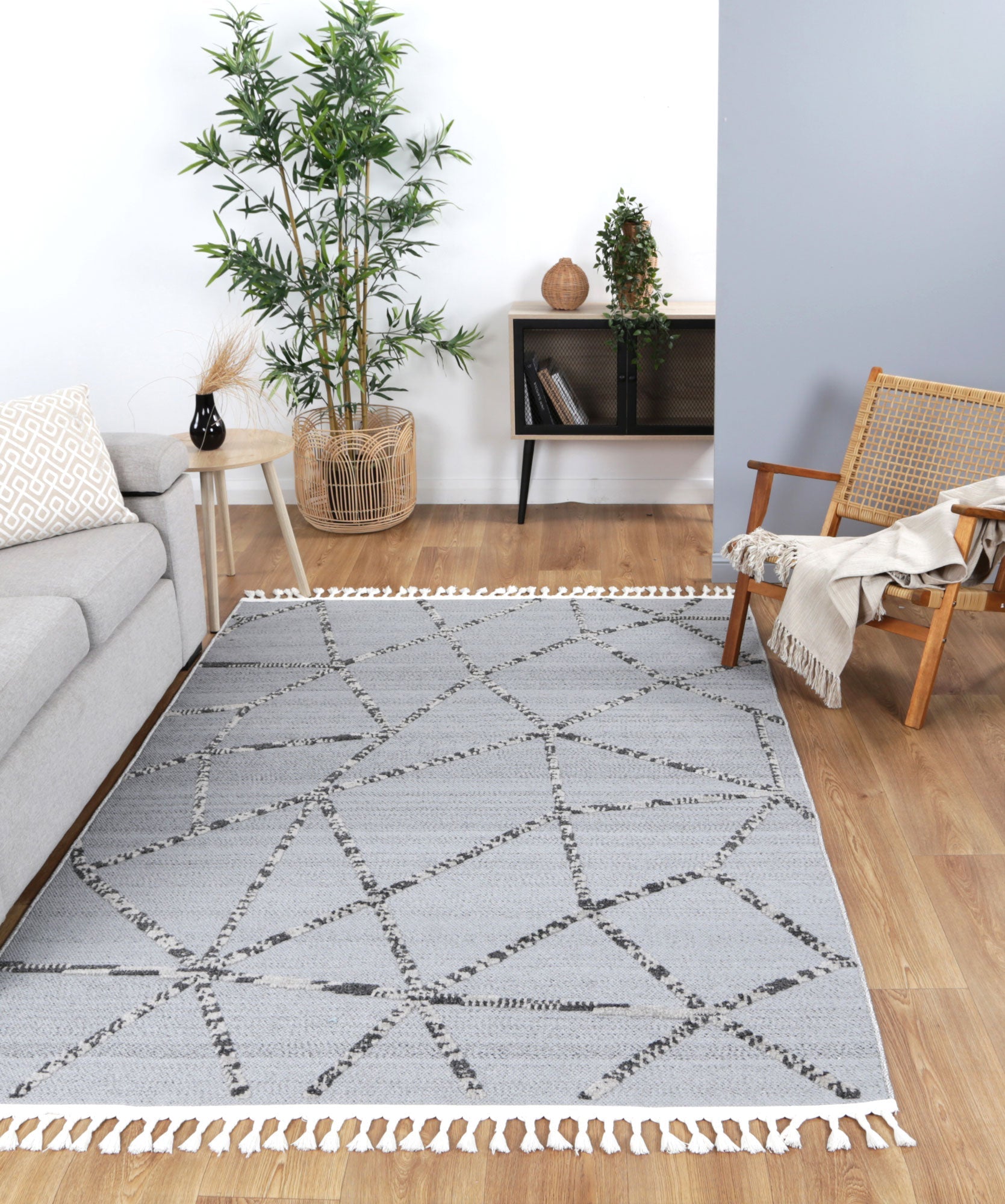 Nefeli Grey Anthrasite Geometric Rug - Stylish & Durable