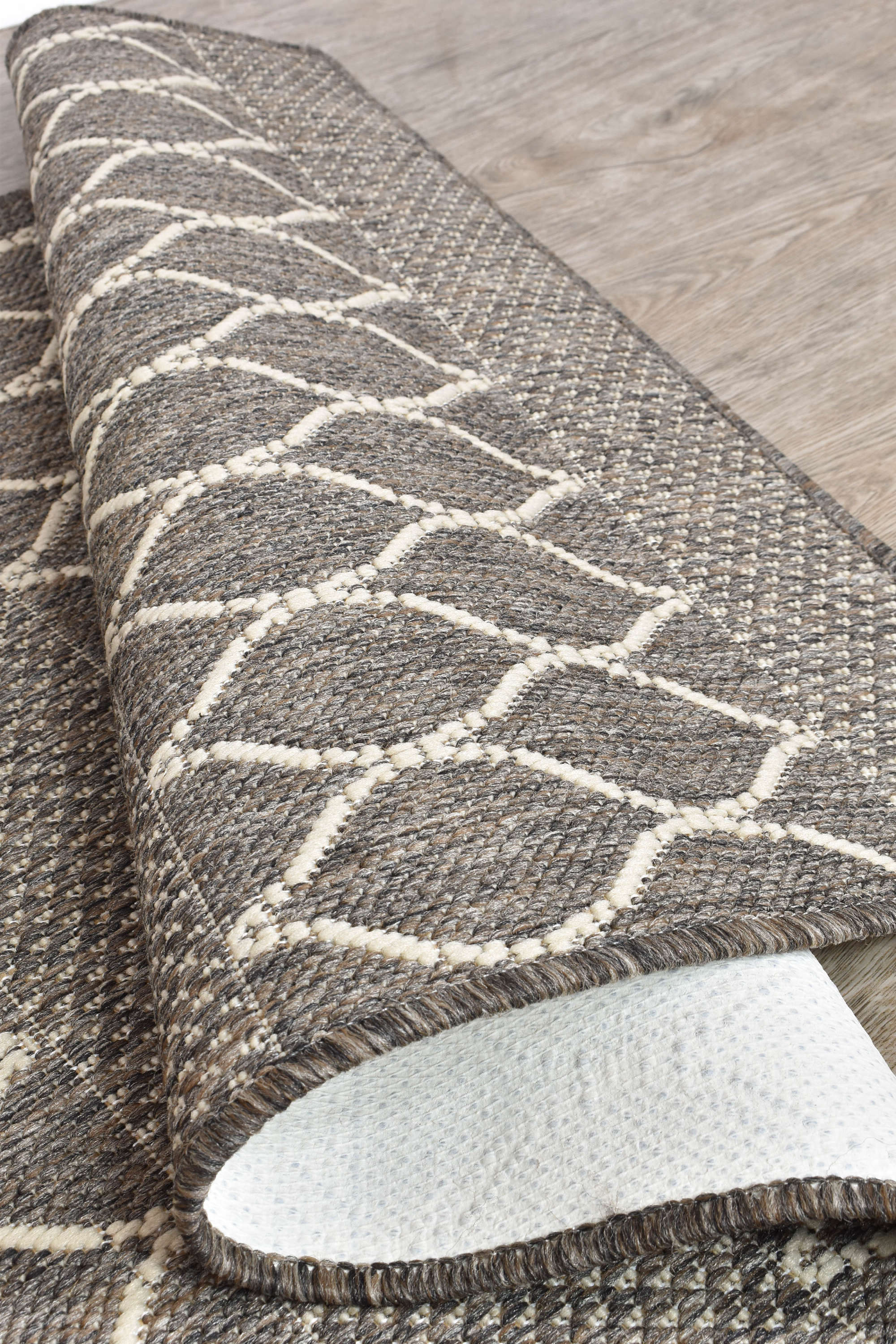 Durable Brown Alaska Runner Rug 6826 - W71E for Indoors & Outdoors