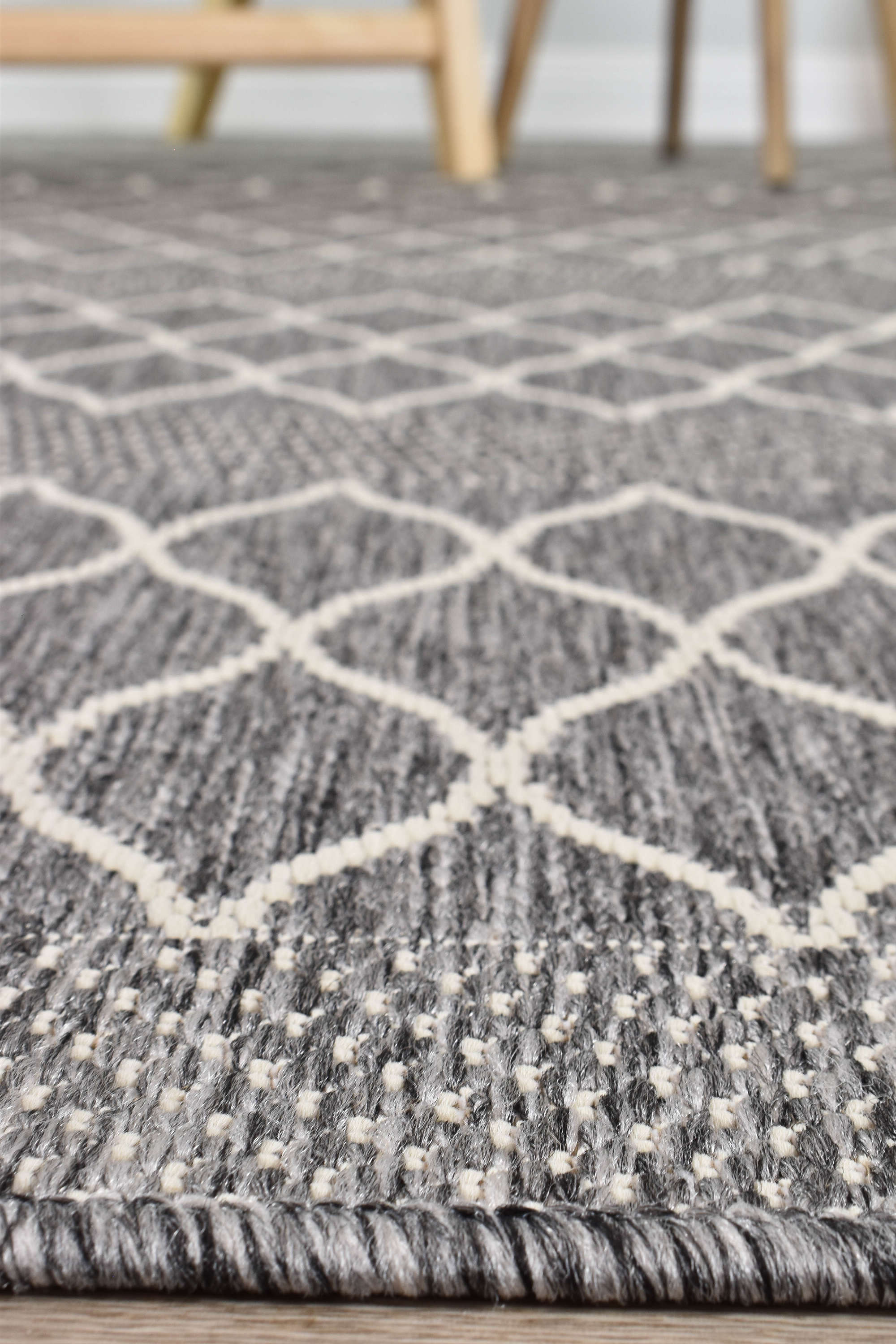 Affordable and Durable Alaska Grey Machine - Made Polypropylene Rug for Indoors and Outdoors