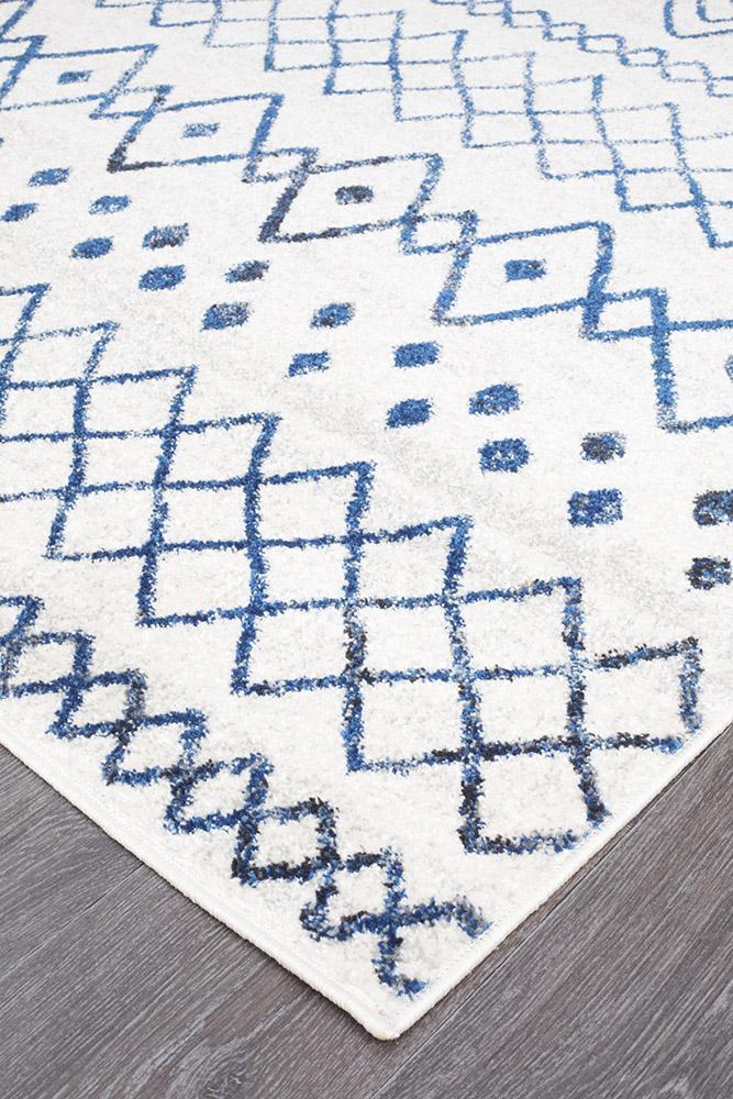 Hot Deal! Oasis Nadia Rustic Tribal Runner Rug in White & Blue