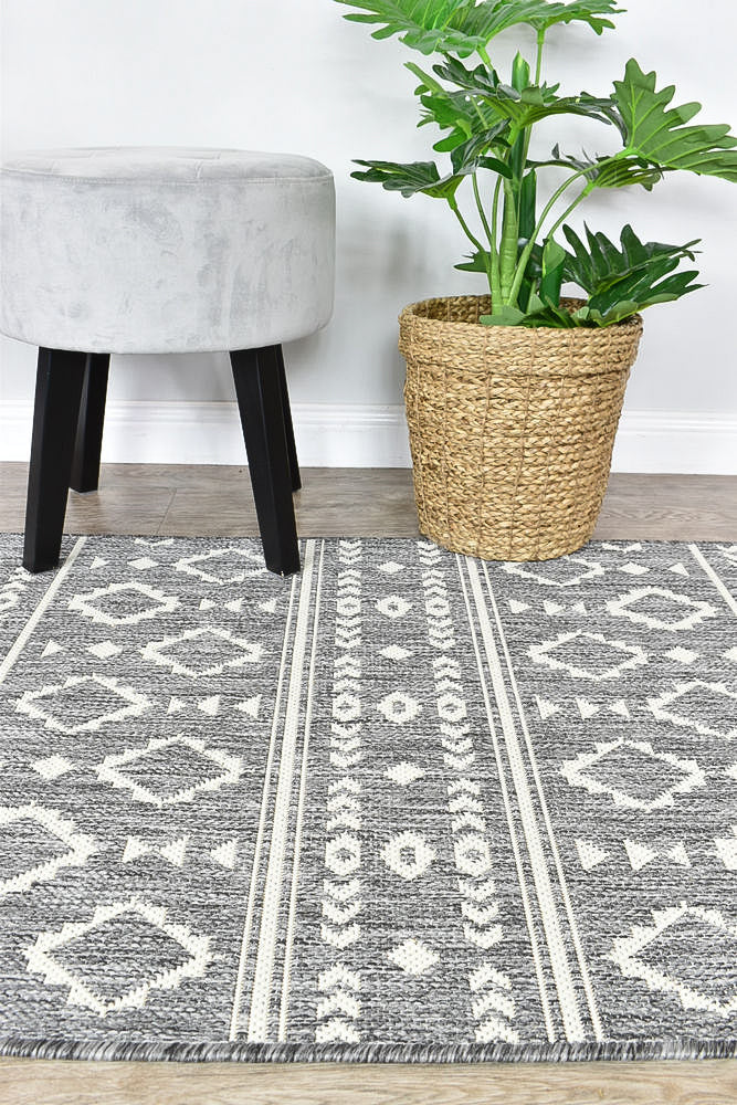 Hot Deal: Alaska Grey Cream Washable Rug