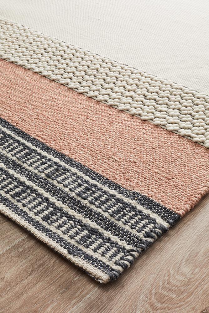 Exclusive Hudson 809 White Peach Rug - Ideal for Your Home Decor