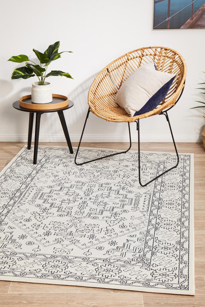 Durable Ocean White Polypropylene Outdoor and Indoor Rug