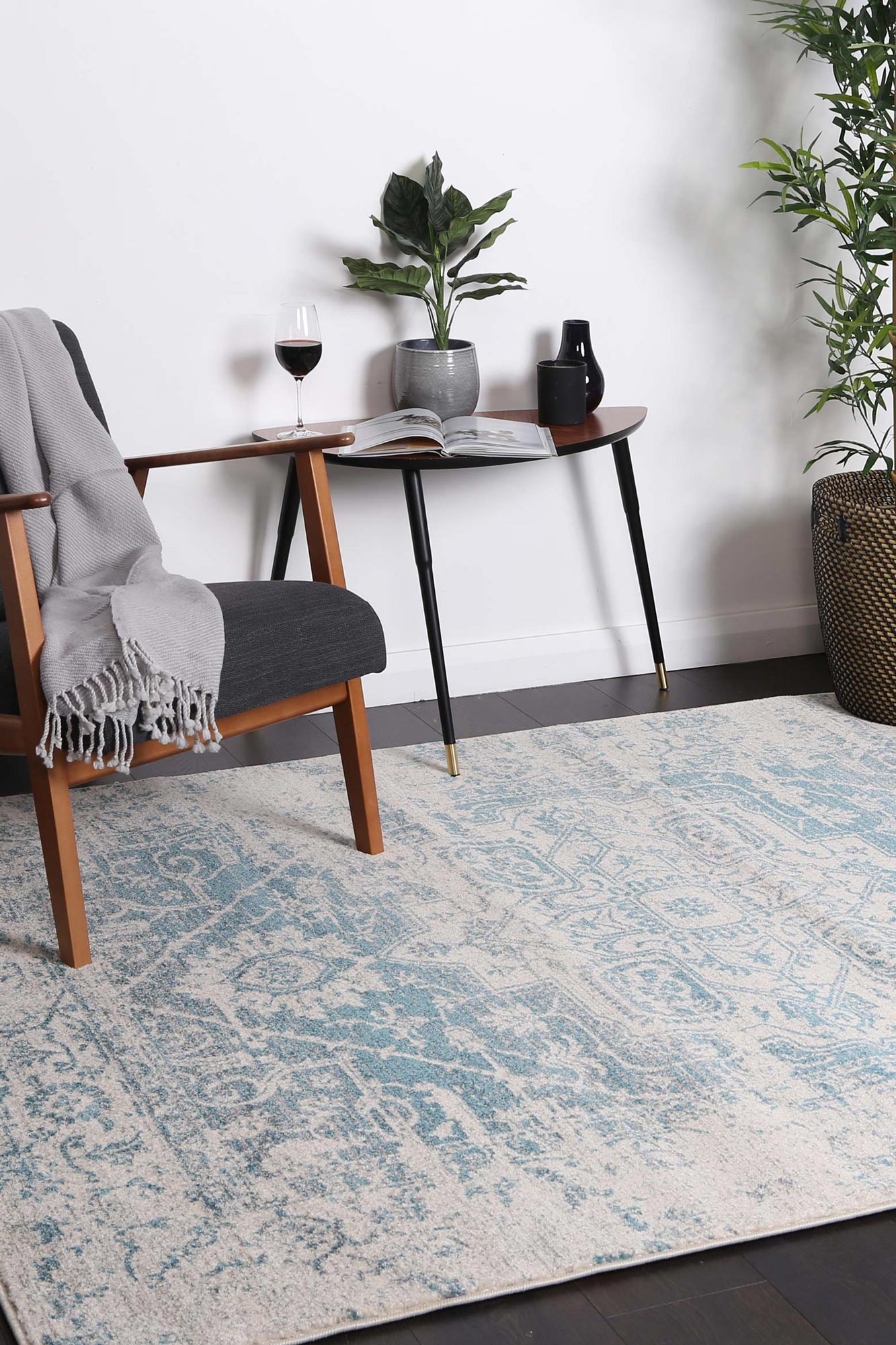 Luxurious Audrey Ivory and Blue Handmade Rug with Timeless Patterns