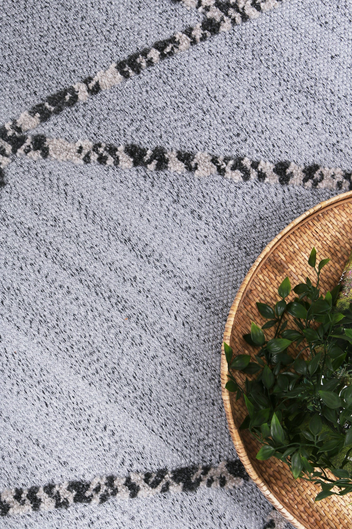 Nefeli Grey Anthrasite Geometric Rug - Stylish & Durable