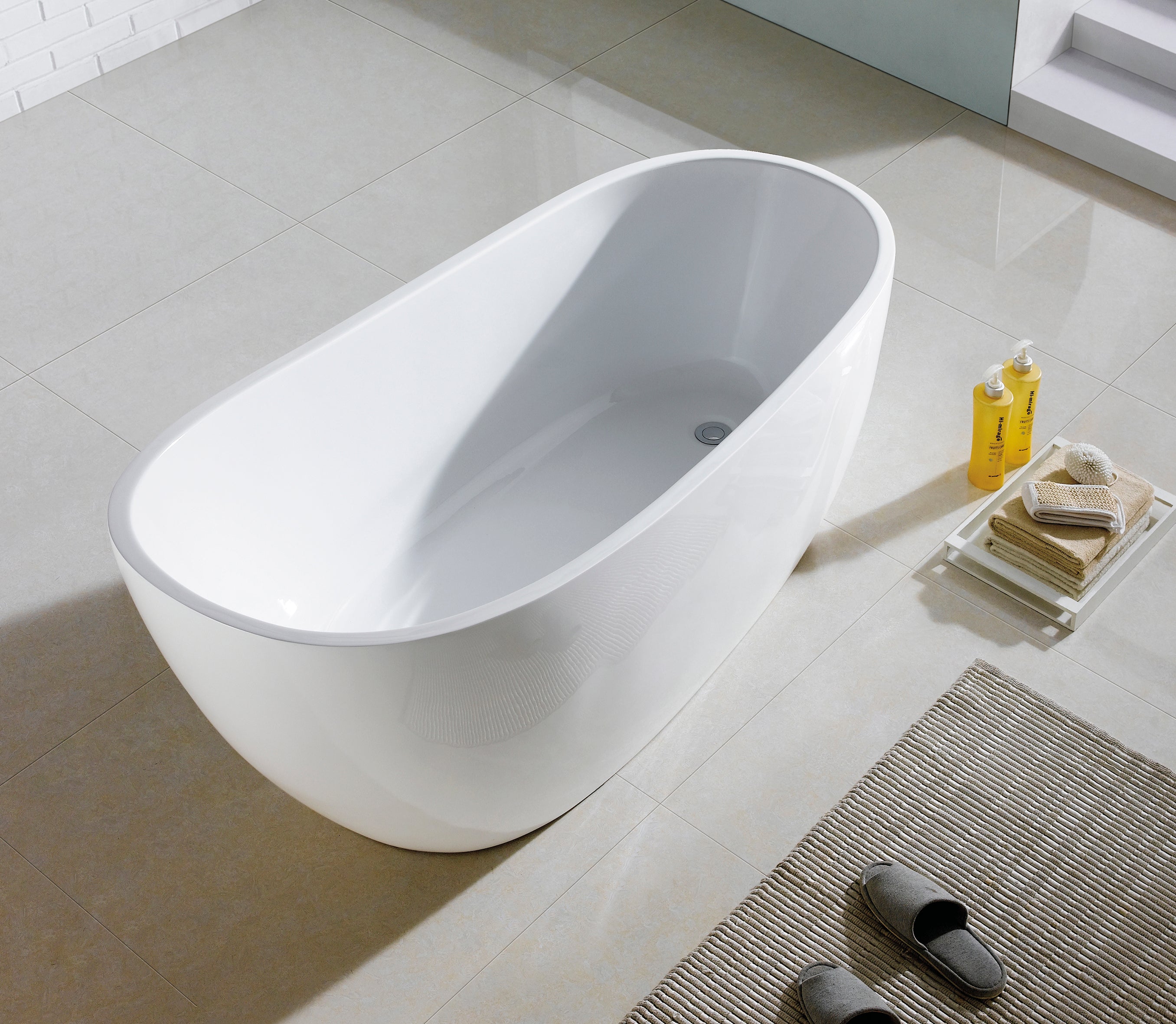 Special Offer! Hamilton 1700mm Gloss White Freestanding Sanitary Bathtub