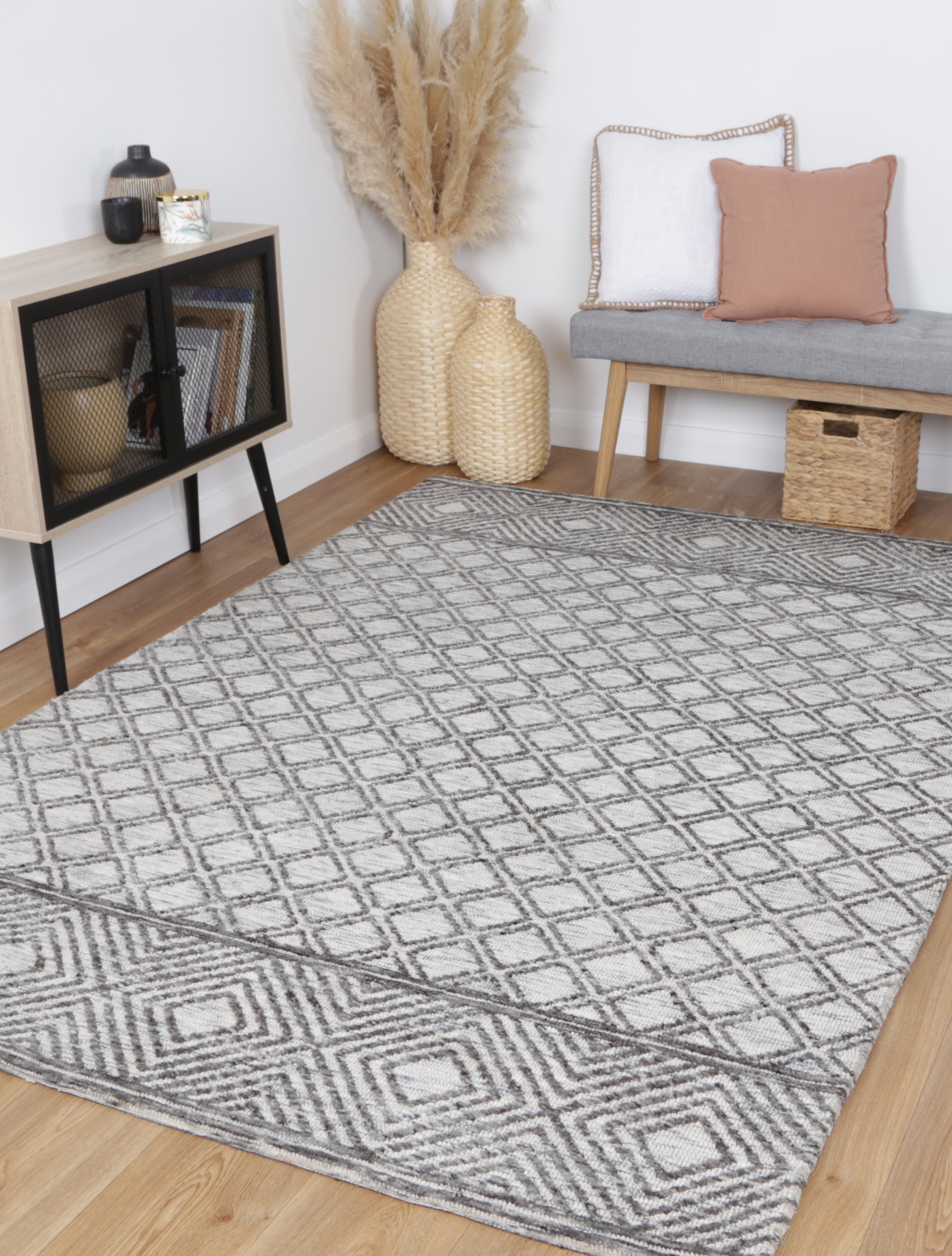 Hot Deal! Ambarsar Ajnala Cotton - Polyester Blend Rug in Charcoal & Beige
