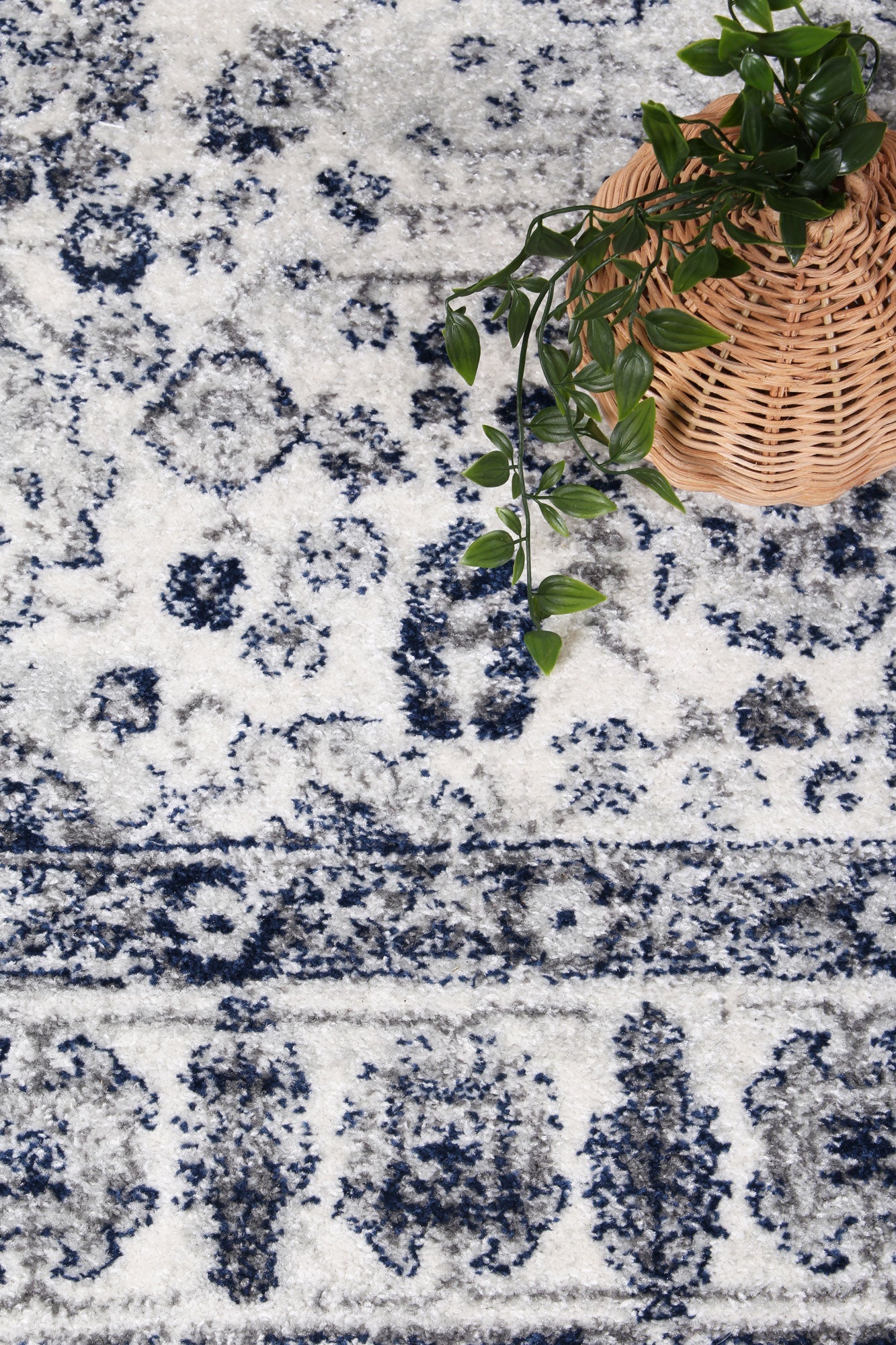 Exclusive Offer! Navy Cream Traditional Style Ligures Area Rug for Your Home