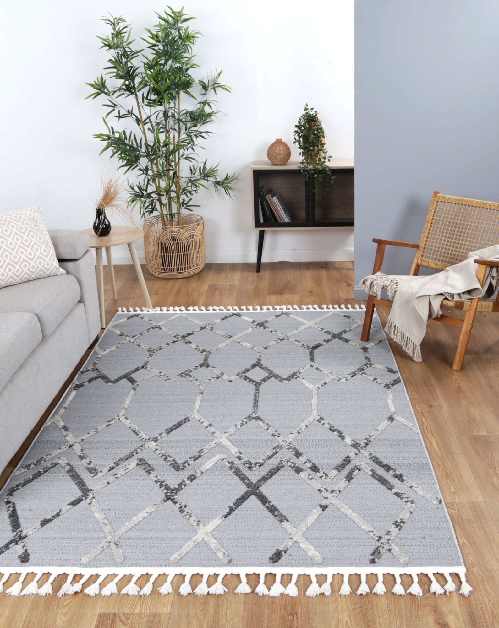 Nefeli Anthracite Diamond Polypropylene Rug for High - Traffic Areas