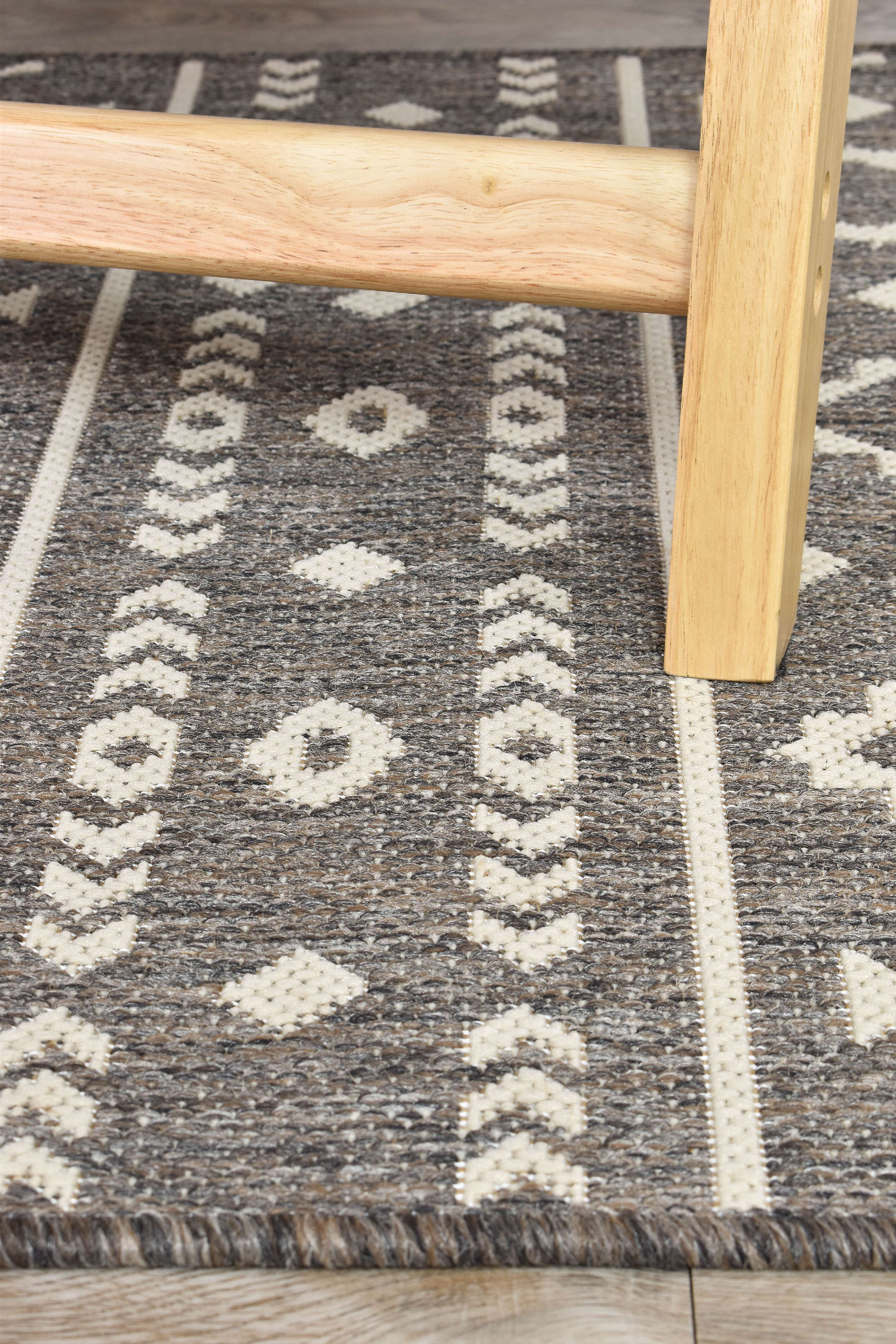 Affordable Alaska Brown Washable Rug - Ideal for Indoors & Outdoors