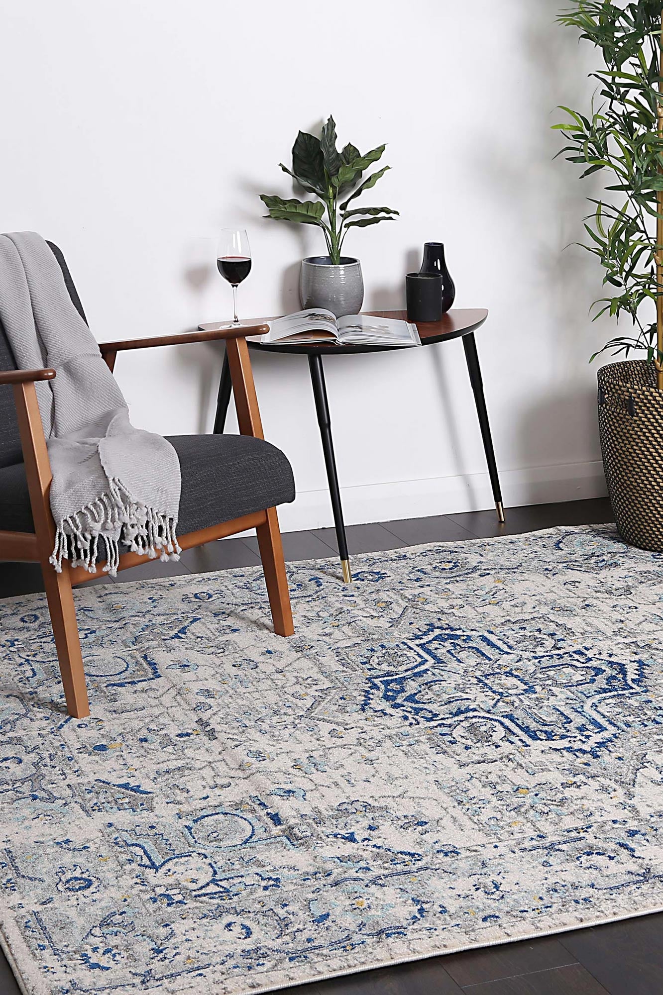 Hot Sale! Exquisite Ivory & Blue Melissa Rug