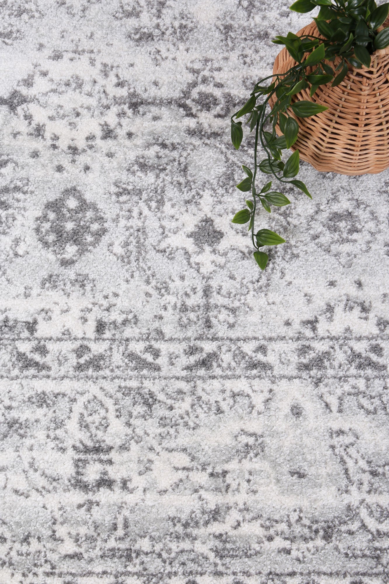 Stylish Grey and White Ancient-Style Ligures Rug for Modern Spaces