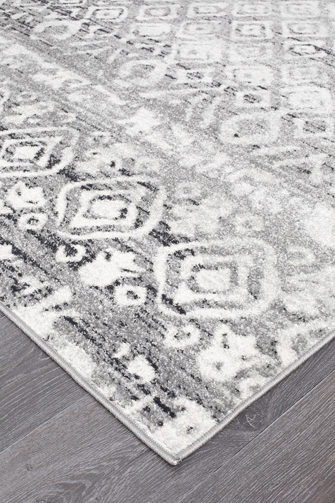 Oasis Zakira Dark Grey Tribal-Style Polypropylene Rug with 10mm Pile