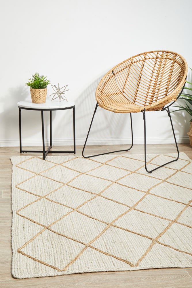 Noosa 222 Glowing White Hand - Braided Jute Rug for Home Decor