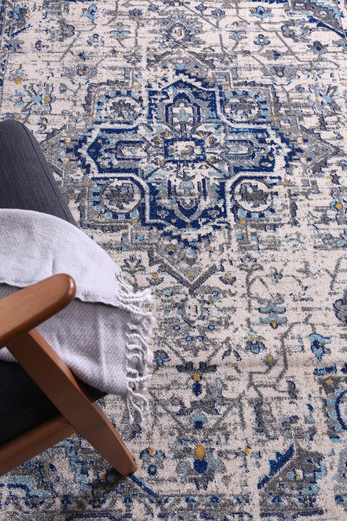 Hot Sale! Exquisite Ivory & Blue Melissa Rug