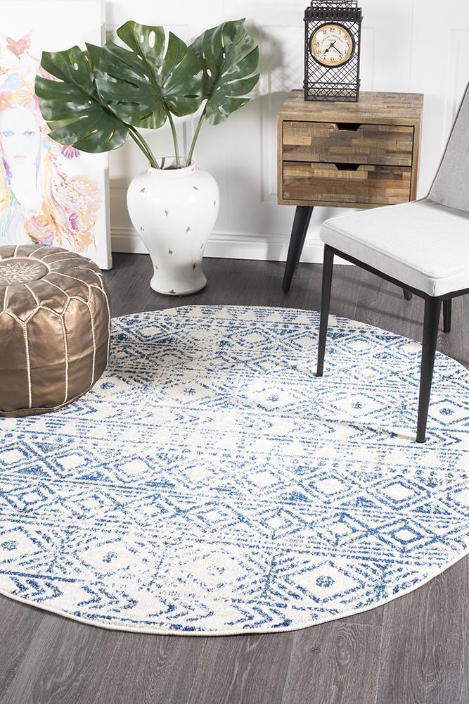 Ismail Oasis Rustic Round Rug in White and Blue Shades