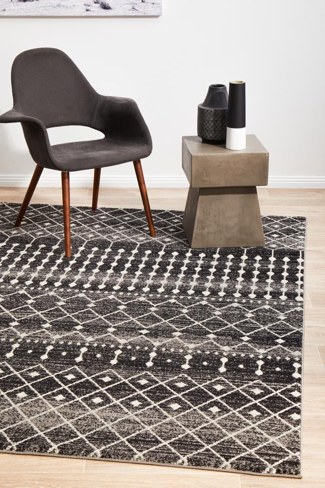 Stylish Black Transitional Evoke Simplicity Rug with Persian Motif