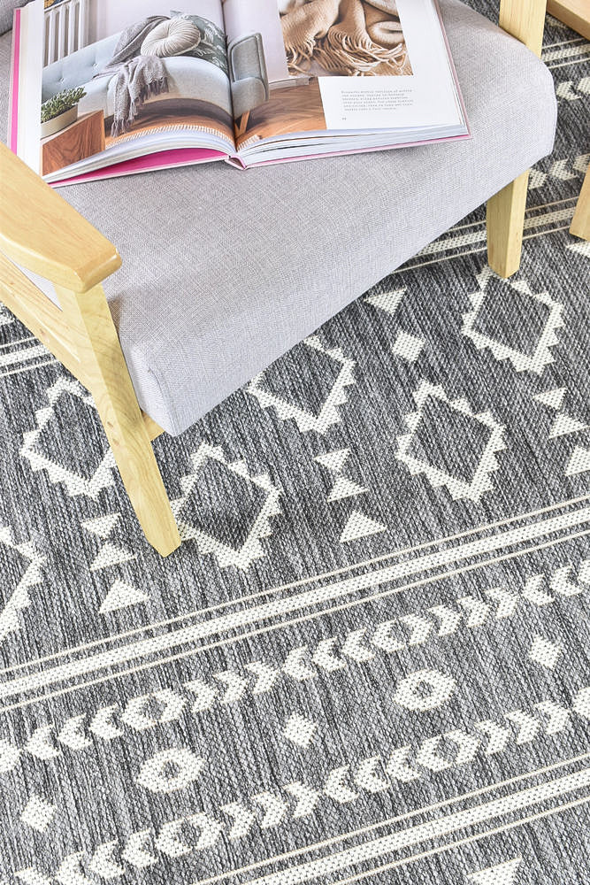 Hot Deal: Alaska Grey Cream Washable Rug