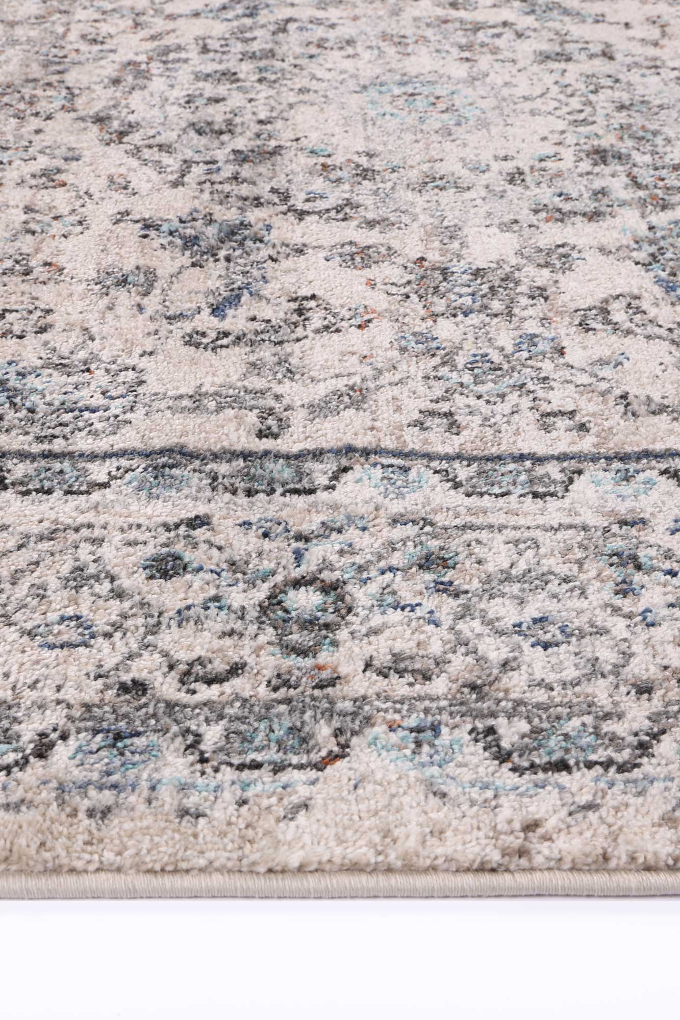 Ezra Grey Durable Traditional Rug with Intricate Oriental Patterns
