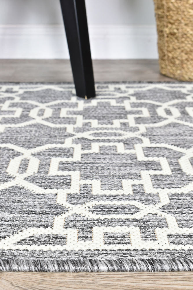 Affordable and Durable Alaska Grey Cream Polypropylene Rug for Indoor and Outdoor Use