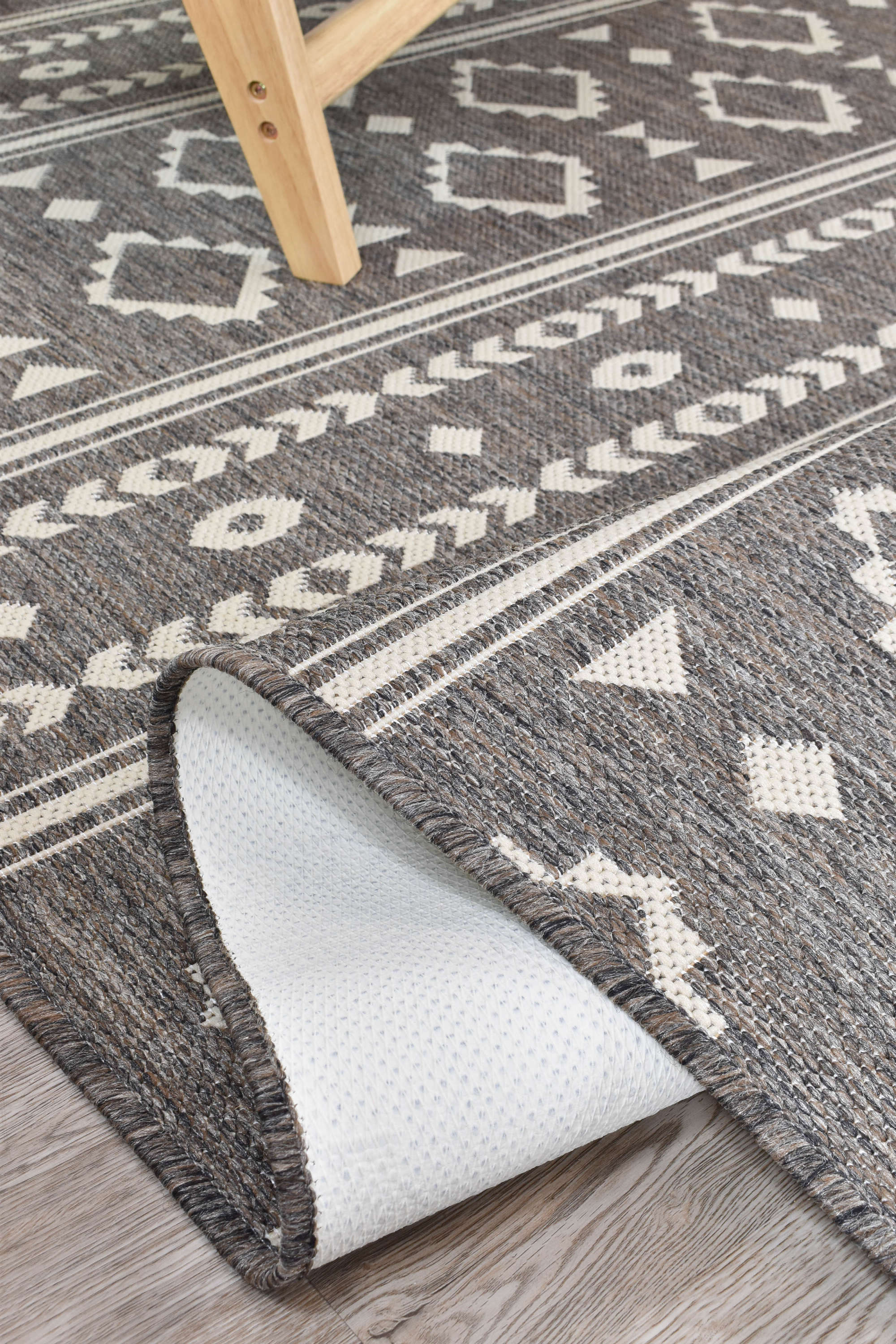 Affordable Alaska Brown Washable Rug - Ideal for Indoors & Outdoors
