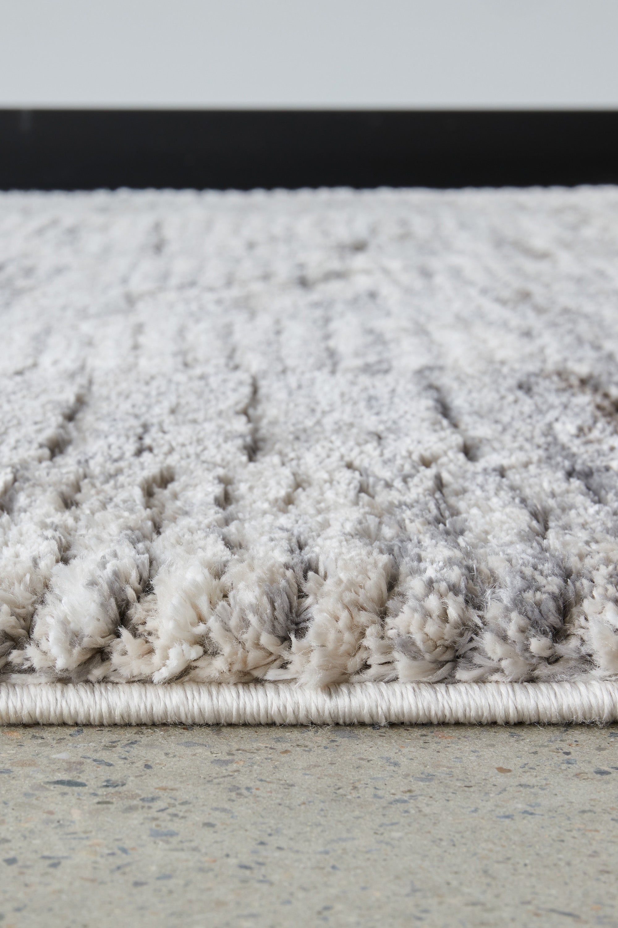 Himali Fin Luxury Steel Shag Rug with Unique Textured Effect
