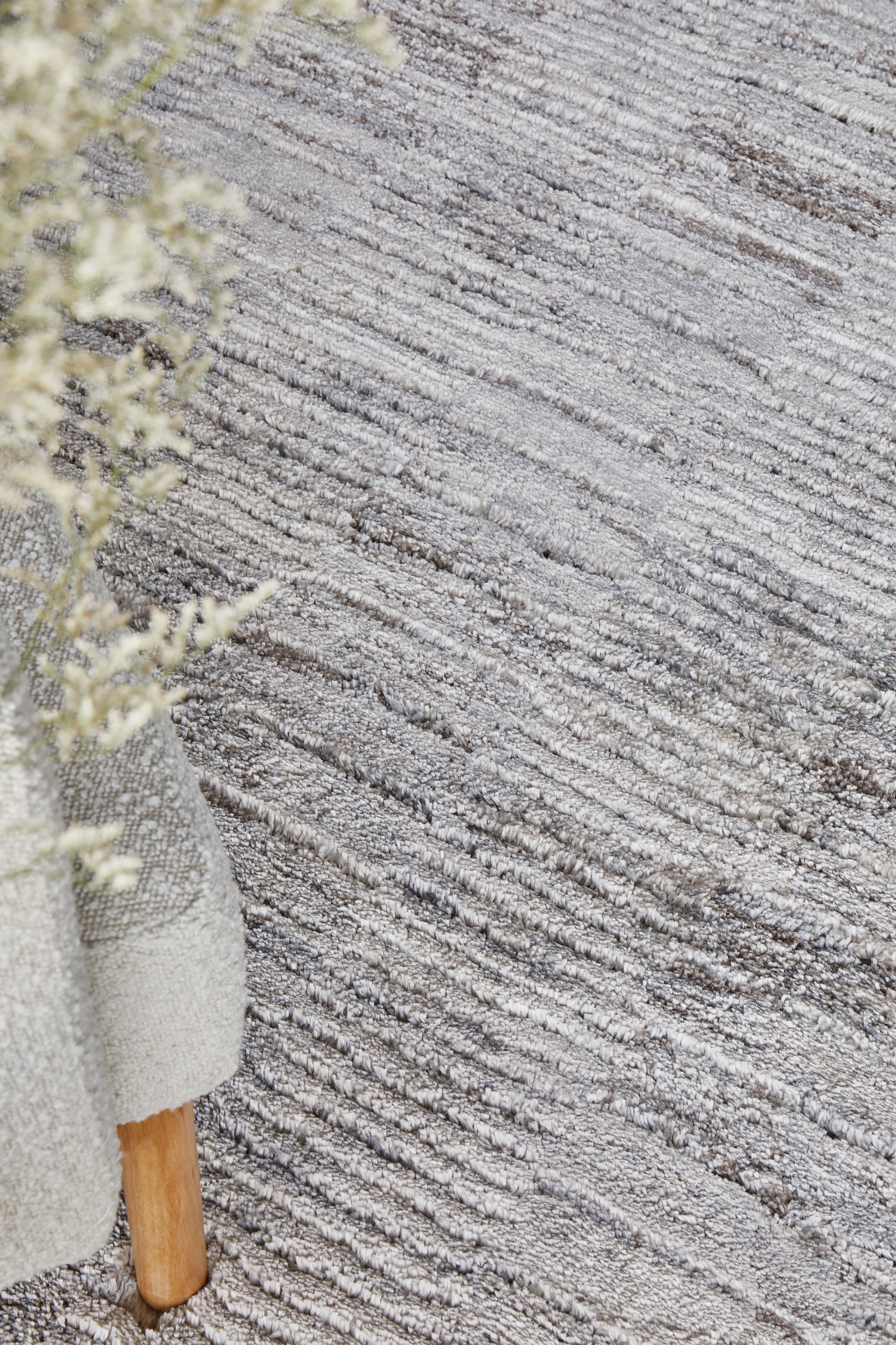 Himali Fin Luxury Steel Shag Rug with Unique Textured Effect