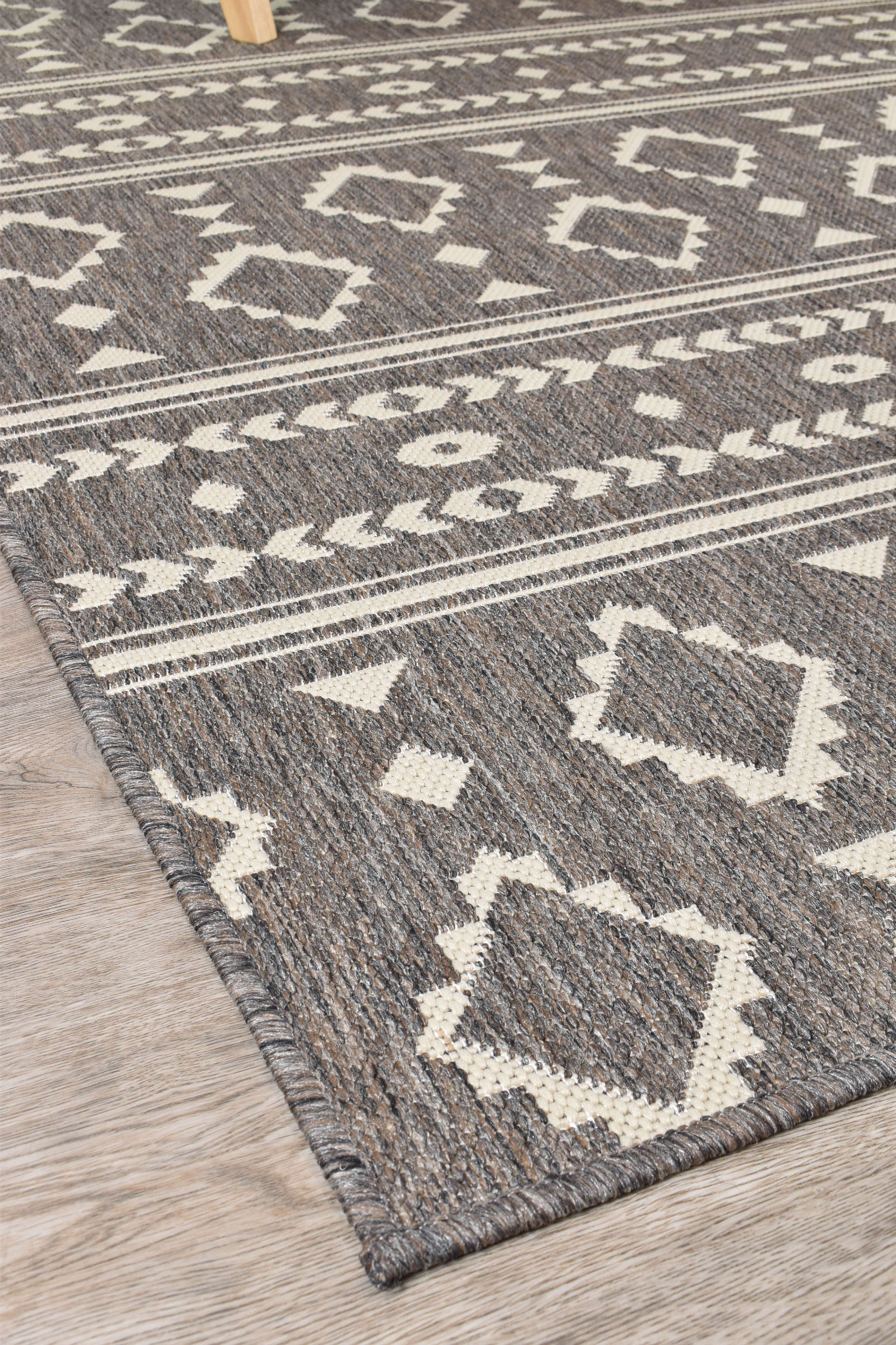 Affordable Alaska Brown Washable Rug - Ideal for Indoors & Outdoors