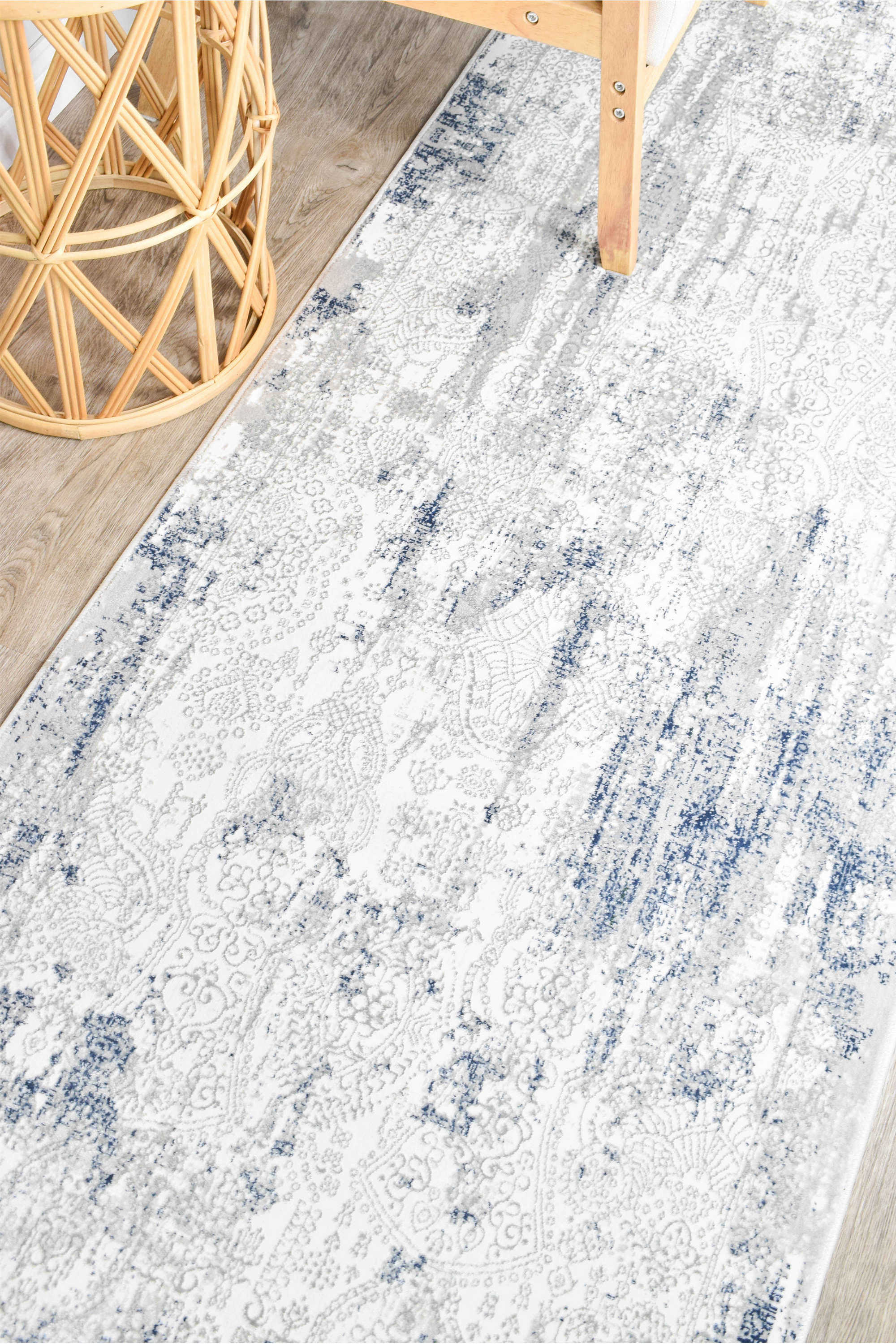 Harmonia White Belle Runner Rug - Soft Elegance for Your Home