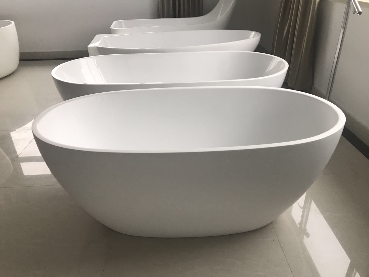 Hot Sale! Olivia Gloss White Freestanding Bathtub in 1300mm, 1400mm, 1500mm & 1700mm Sizes