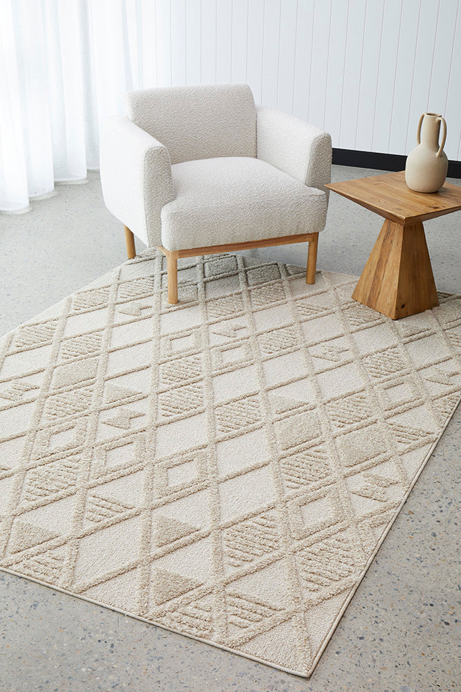 Soft and Stylish Marigold Lisa Natural Diamond Pattern Rug