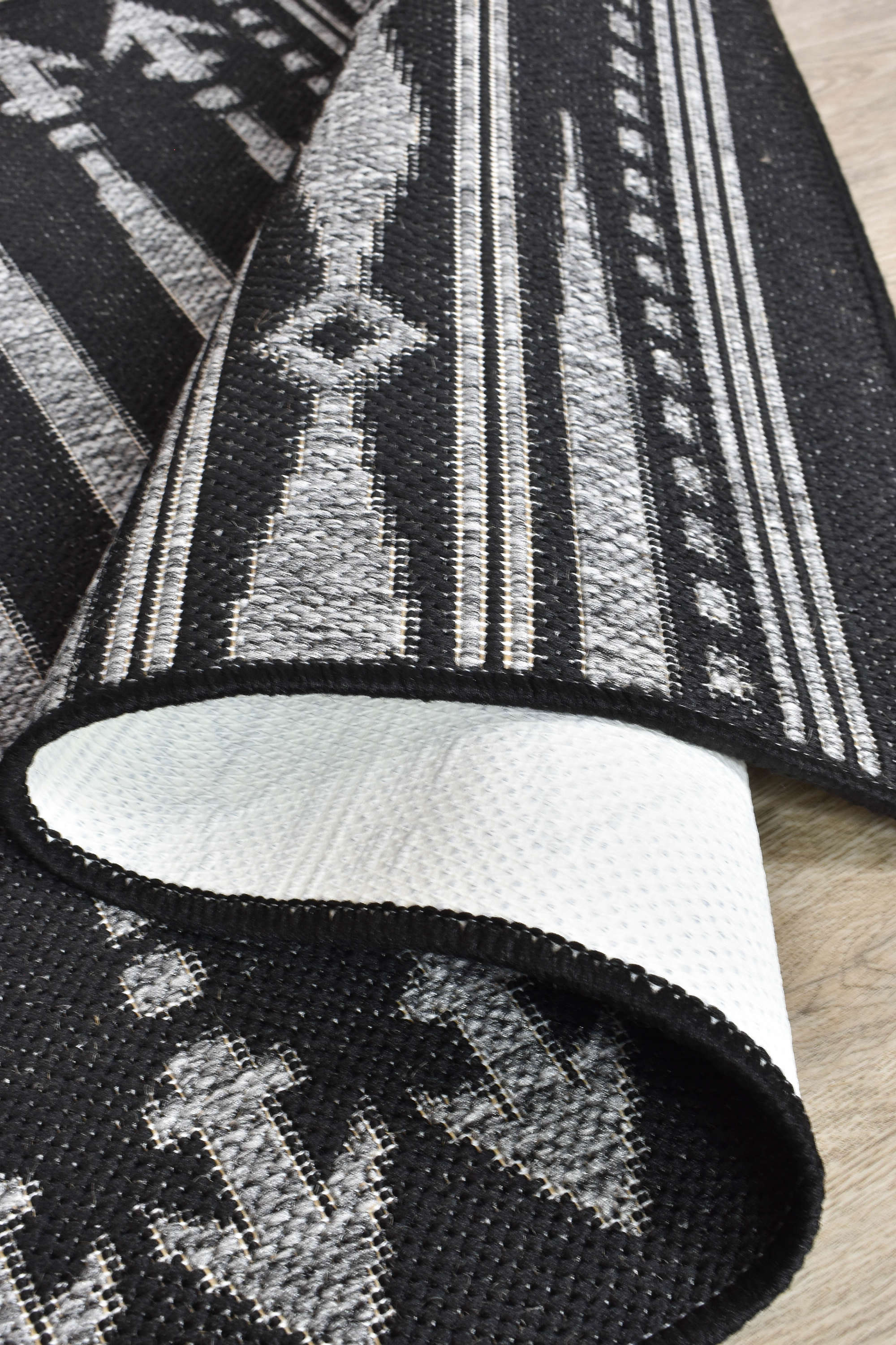 Affordable Alaska Runner Rug in Dark Grey - Ideal for Indoors and Outdoors