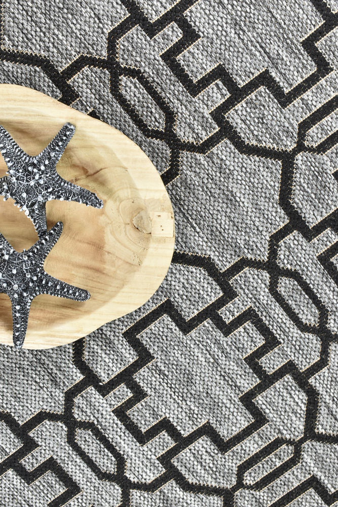 Durable and Washable Alaska Grey - Black Rug in Various Sizes