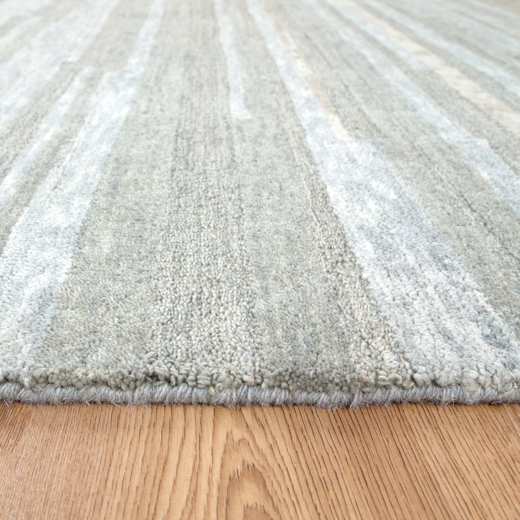 Les Nomades Hand - Tufted Linear Light Ash 100% Wool Rug for Modern Spaces