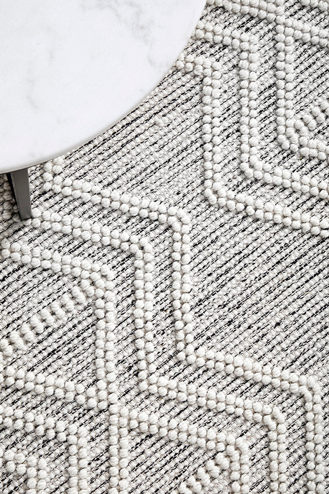 Hot Sale! Maison Clara Tribal Inspired Flatweave Wool Rug with Intricate Pattern
