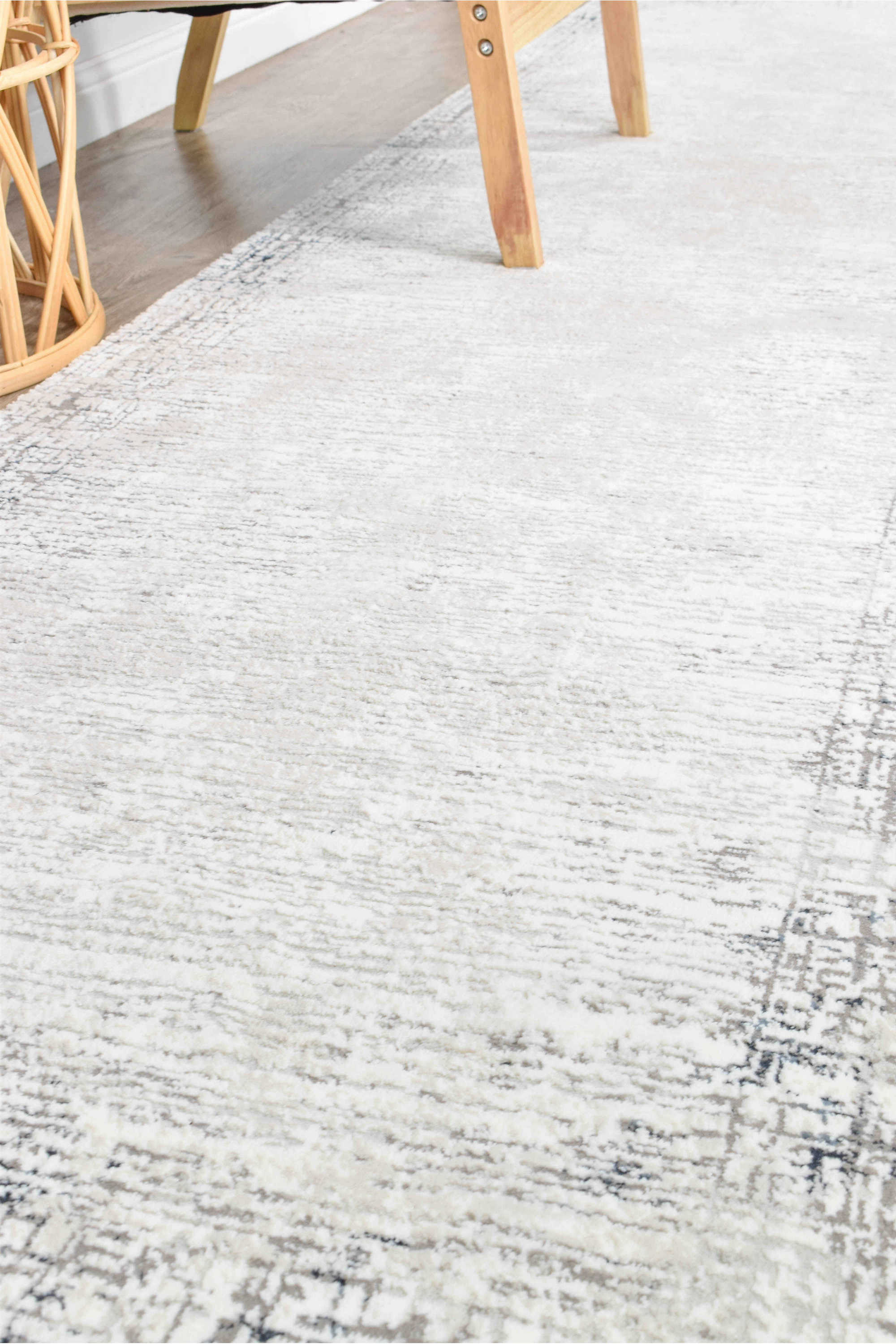 Hot Deal! Amara Sandy Gorge Runner 25420A