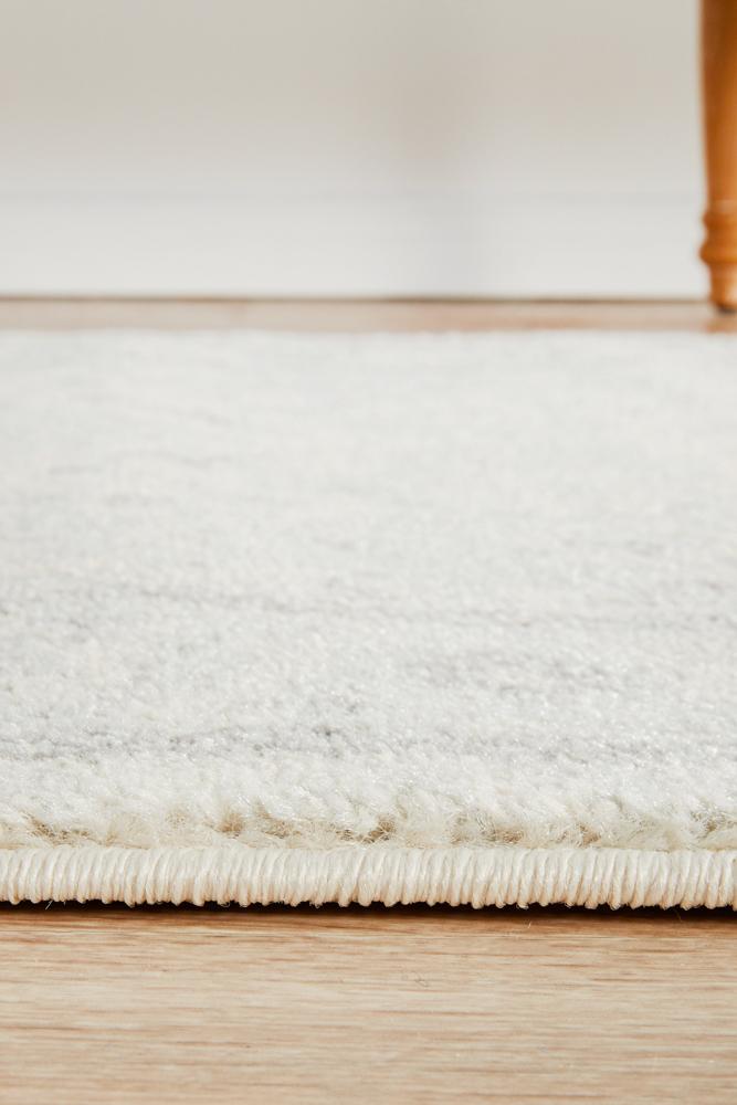 Hot Deal! Evoke Winter White Transitional Power-Loomed Runner Rug for Homes