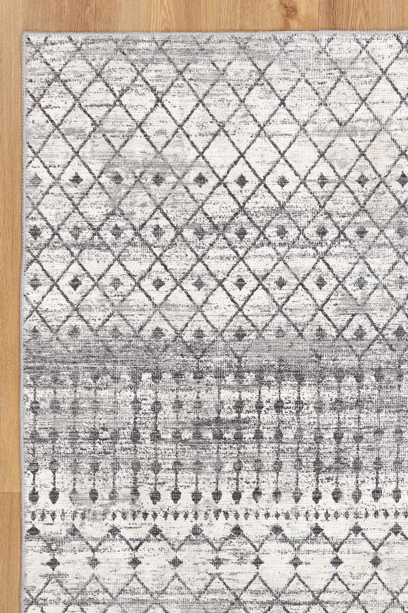 Machine Washable Heritage Andre Rug for Busy Families