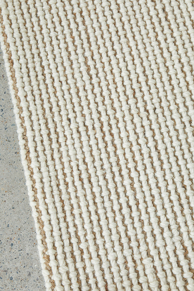 Harlow Cove Cream Hand - Knotted Rug: A Modern Coastal Gem