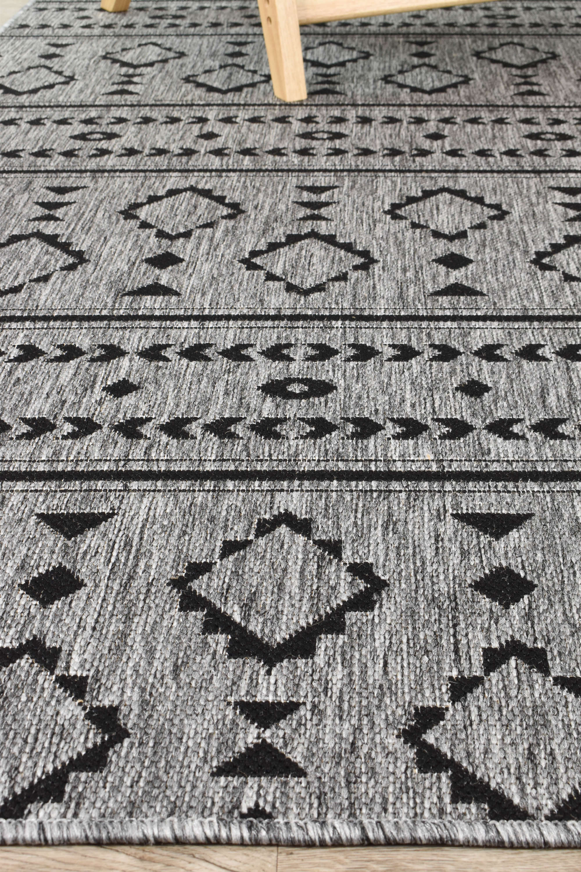 Alaska Durable Dark Grey Washable Rug in Various Sizes 3333 - DM9E