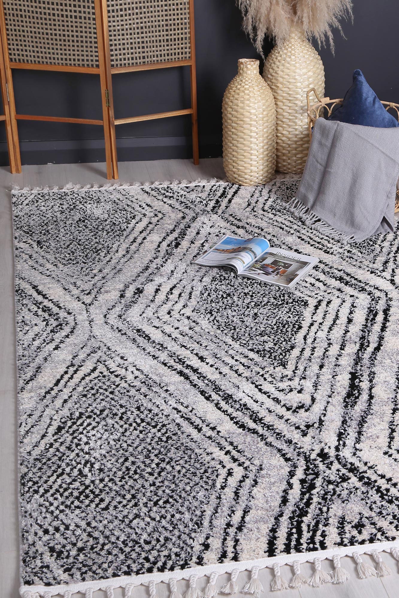 Hot Sale! Myk Geometric Indoor Rug in Black and White for Scandinavian Decor