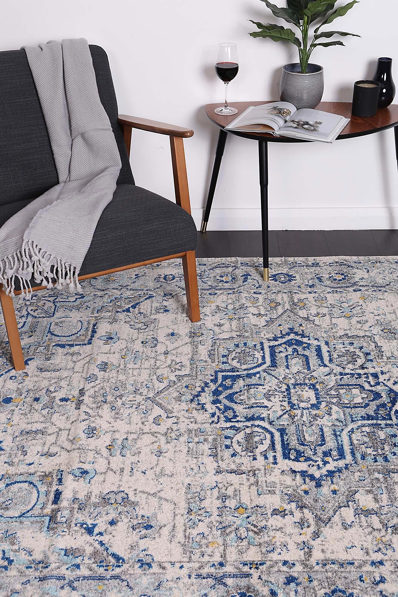 Hot Sale! Exquisite Ivory & Blue Melissa Rug