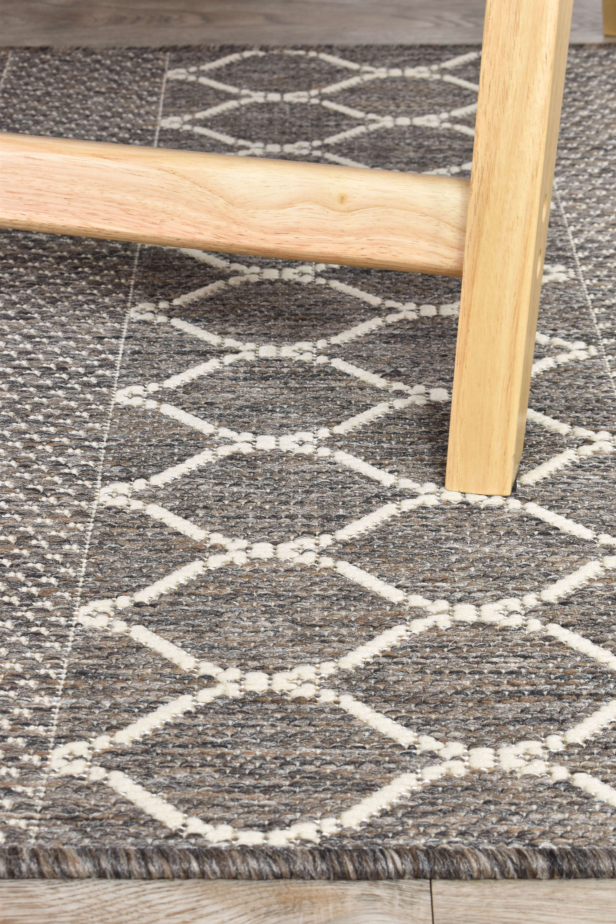 Durable Brown Alaska Runner Rug 6826 - W71E for Indoors & Outdoors