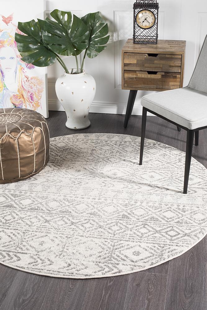 Oasis Ismail Rustic Round Rug in White and Grey Tones