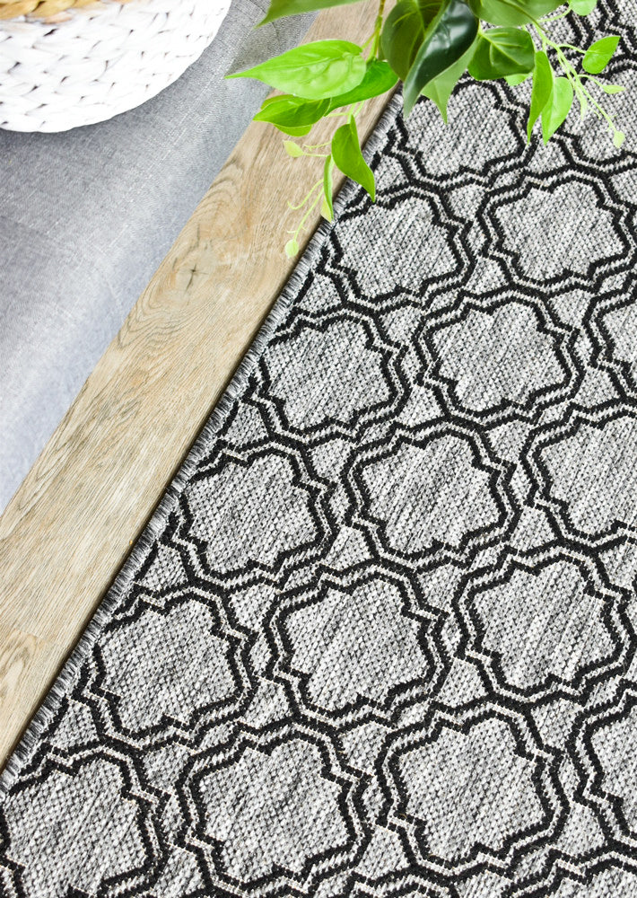 Affordable Alaska Grey Rug - Ideal for Indoors & Outdoors