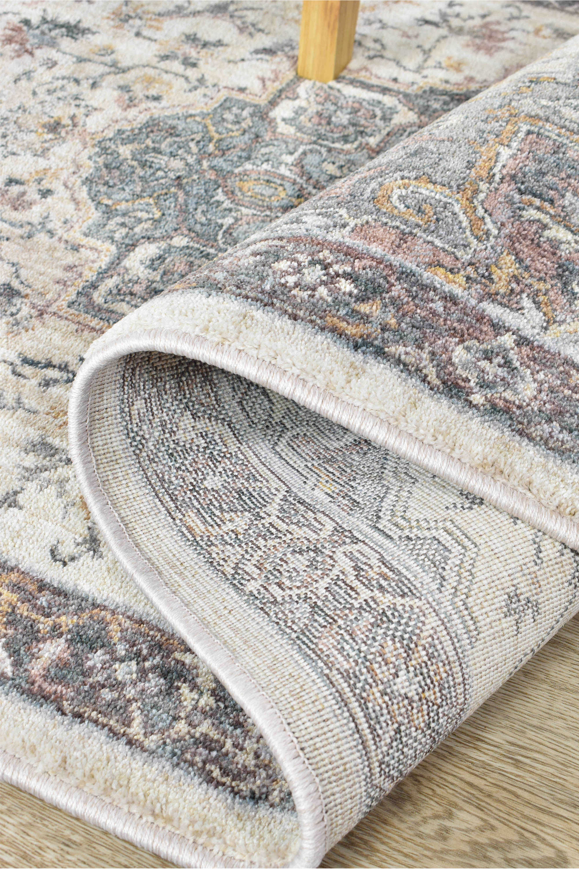Luxurious Turkish Novara 0D412A Aurelia Rug in Soft Pink