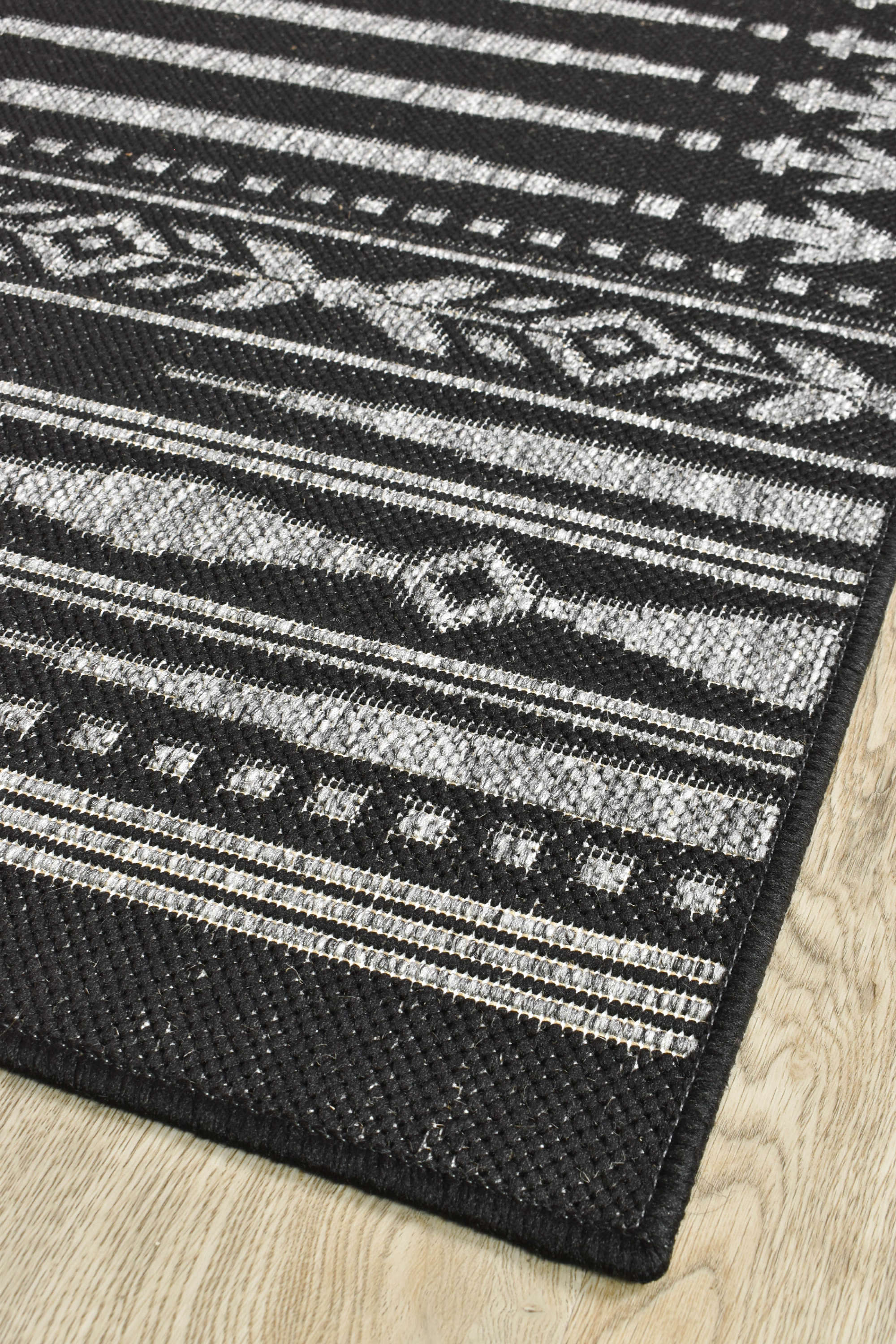 Affordable Alaska Runner Rug in Dark Grey - Ideal for Indoors and Outdoors