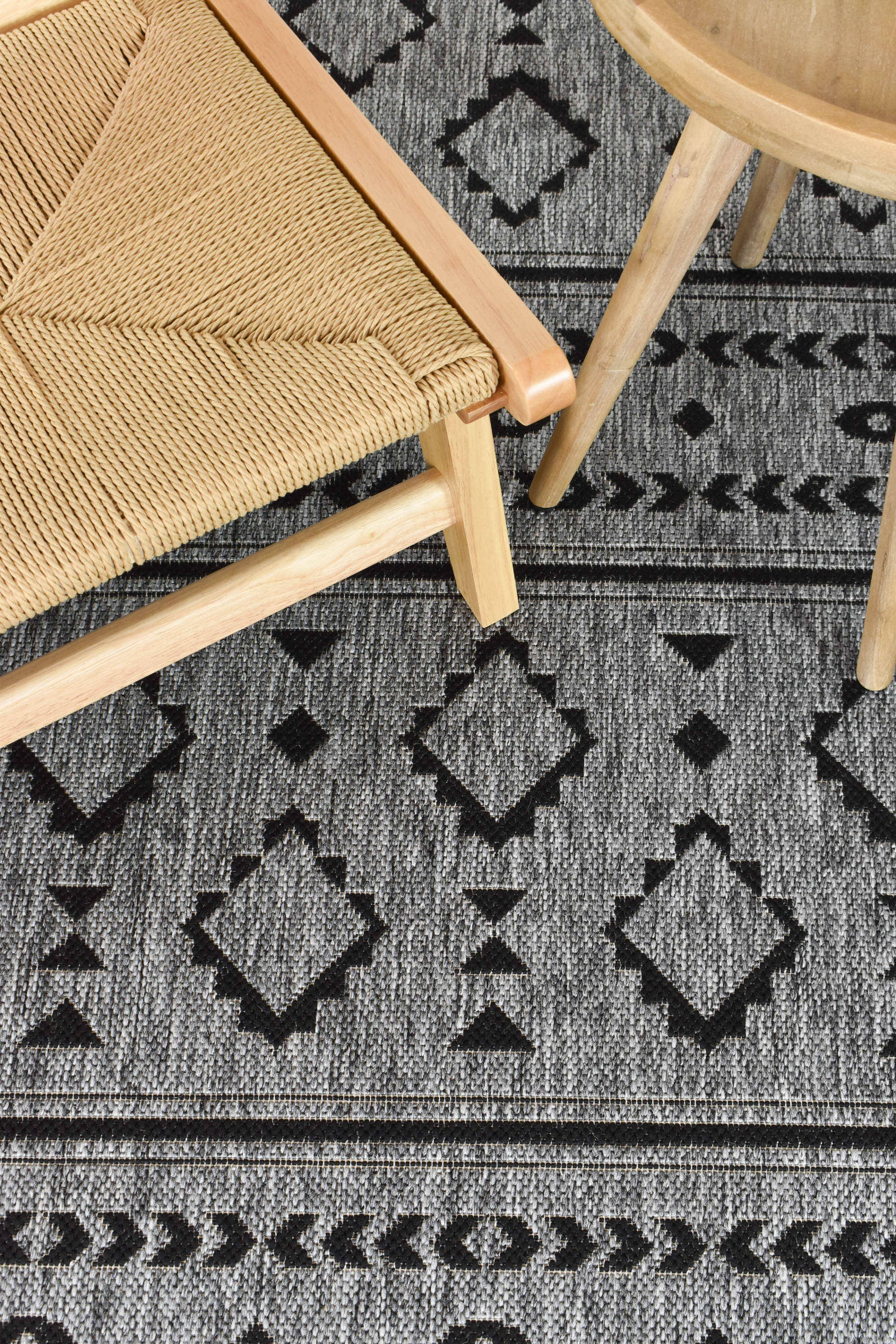 Alaska Durable Dark Grey Washable Rug in Various Sizes 3333 - DM9E