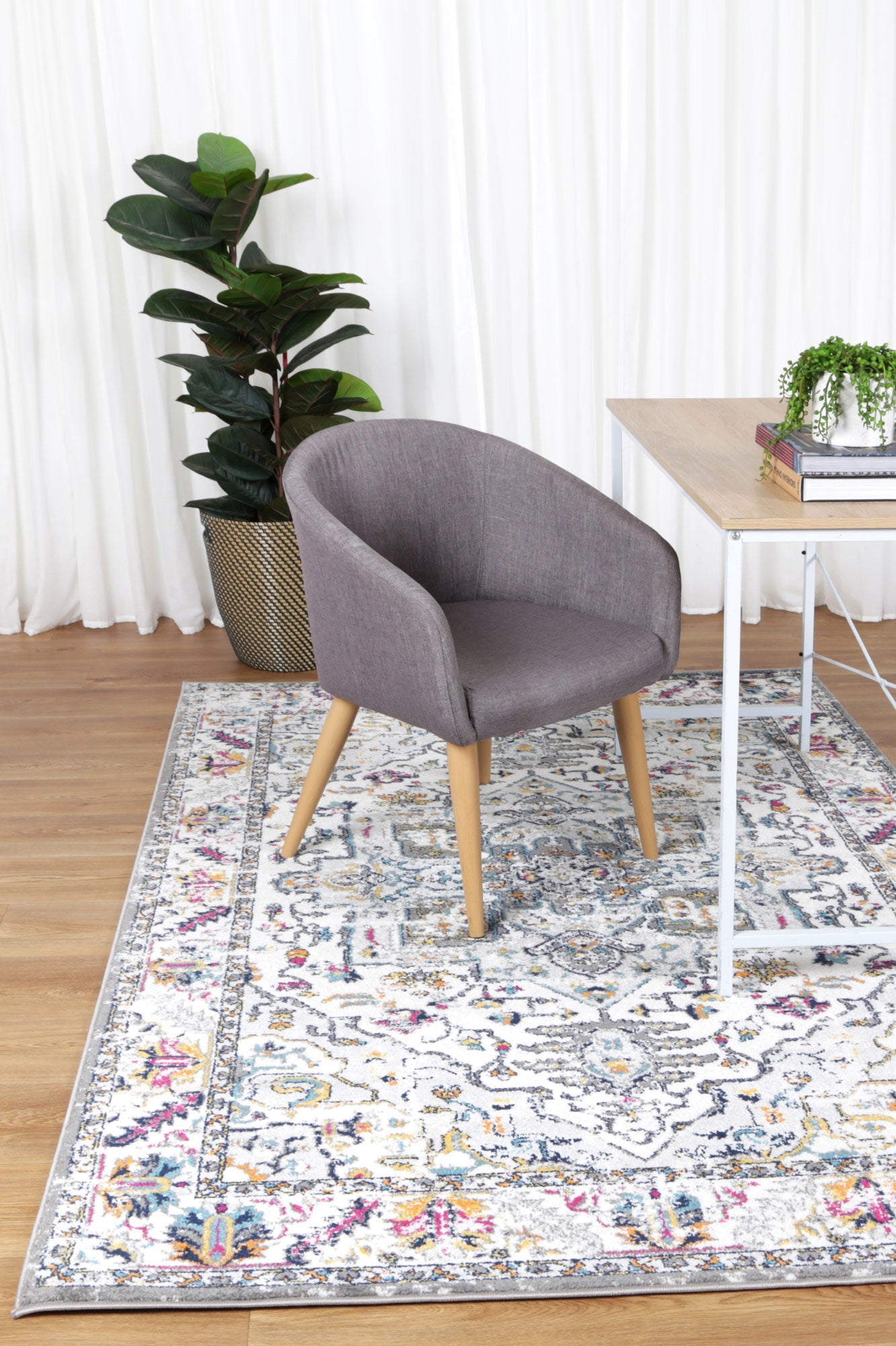 Multi-Style Traditional Polypropylene Rug from Ligures Collection