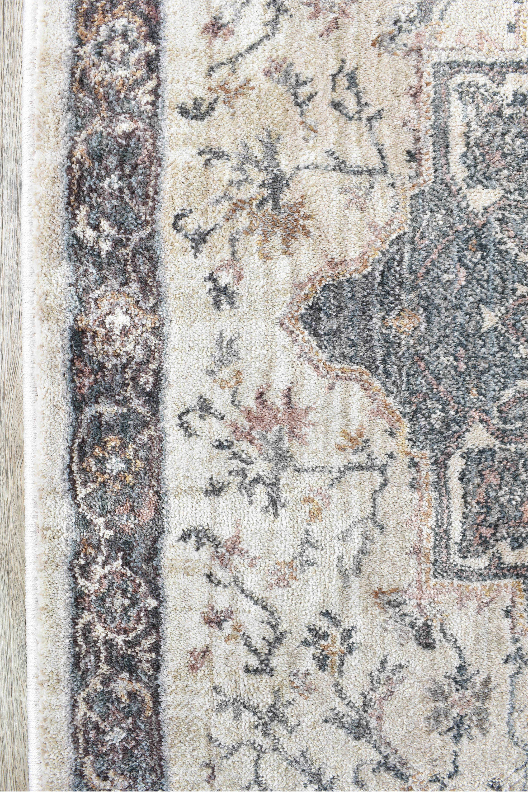 Luxurious Turkish Novara 0D412A Aurelia Rug in Soft Pink